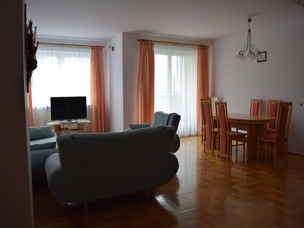 Dgm Apartment ワルシャワ エクステリア 写真